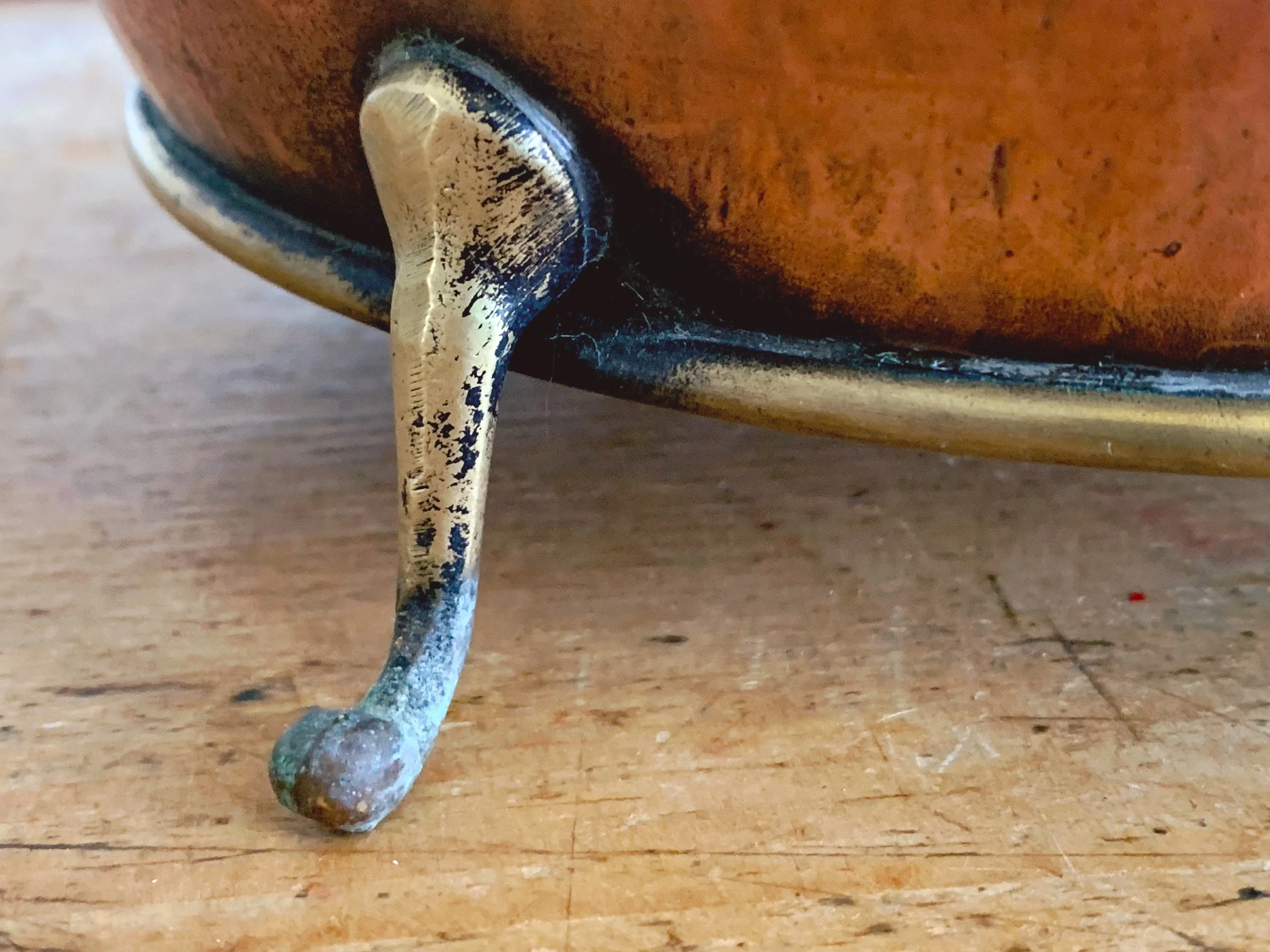 Antique Copper Coal Bucket with Brass Handle and Three Feet | Log Bin Wood Storage Fireplace Decor | Rustic Farmhouse Flower Vase - Image 7