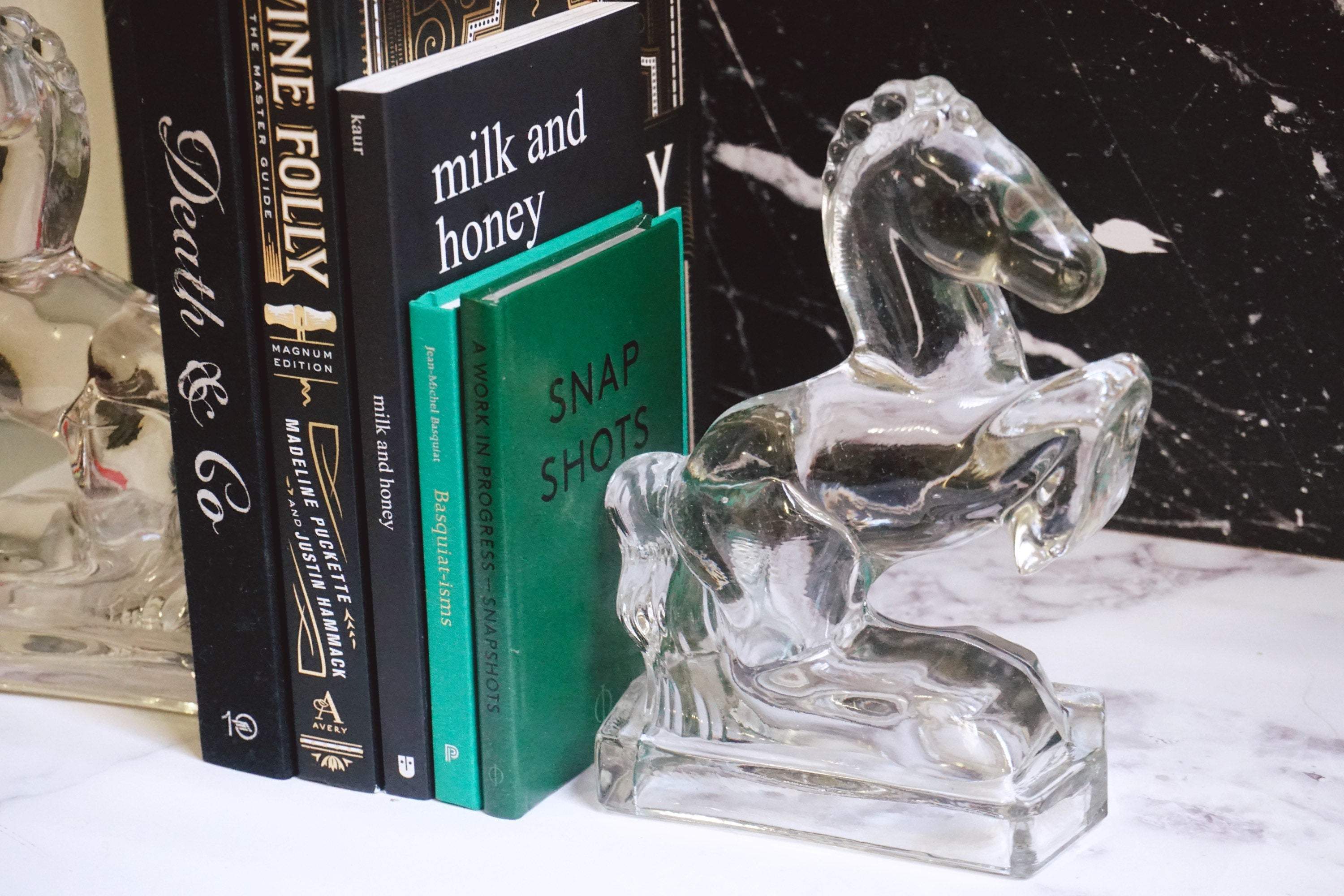 Pair of Vintage 1940s Clear Glass Rearing Horse Bookends By L.E. Smith - Image 3