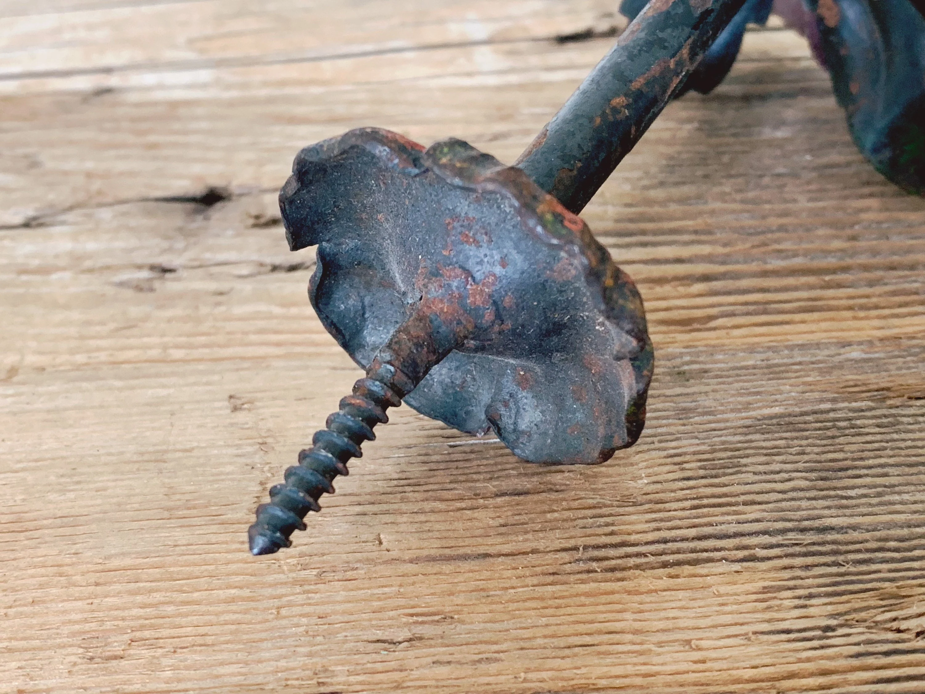 Pair of Vintage Aged Metal Red Rose Door Knobs | Hand Made Floral Drawer Pulls | Distressed Cabinet Handles | Furniture Hardware - Image 10