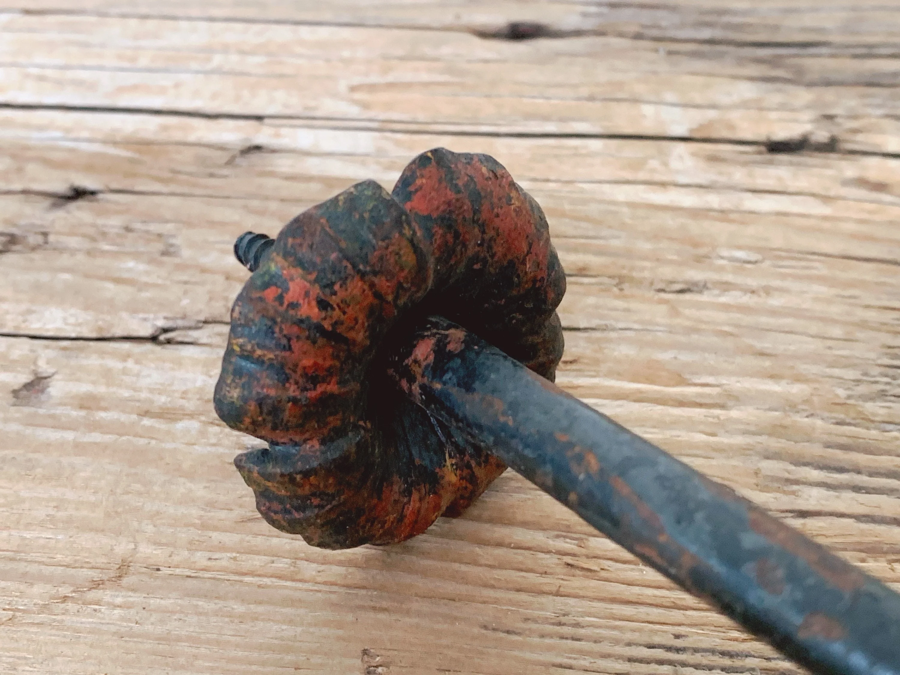 Pair of Vintage Aged Metal Red Rose Door Knobs | Hand Made Floral Drawer Pulls | Distressed Cabinet Handles | Furniture Hardware - Image 9