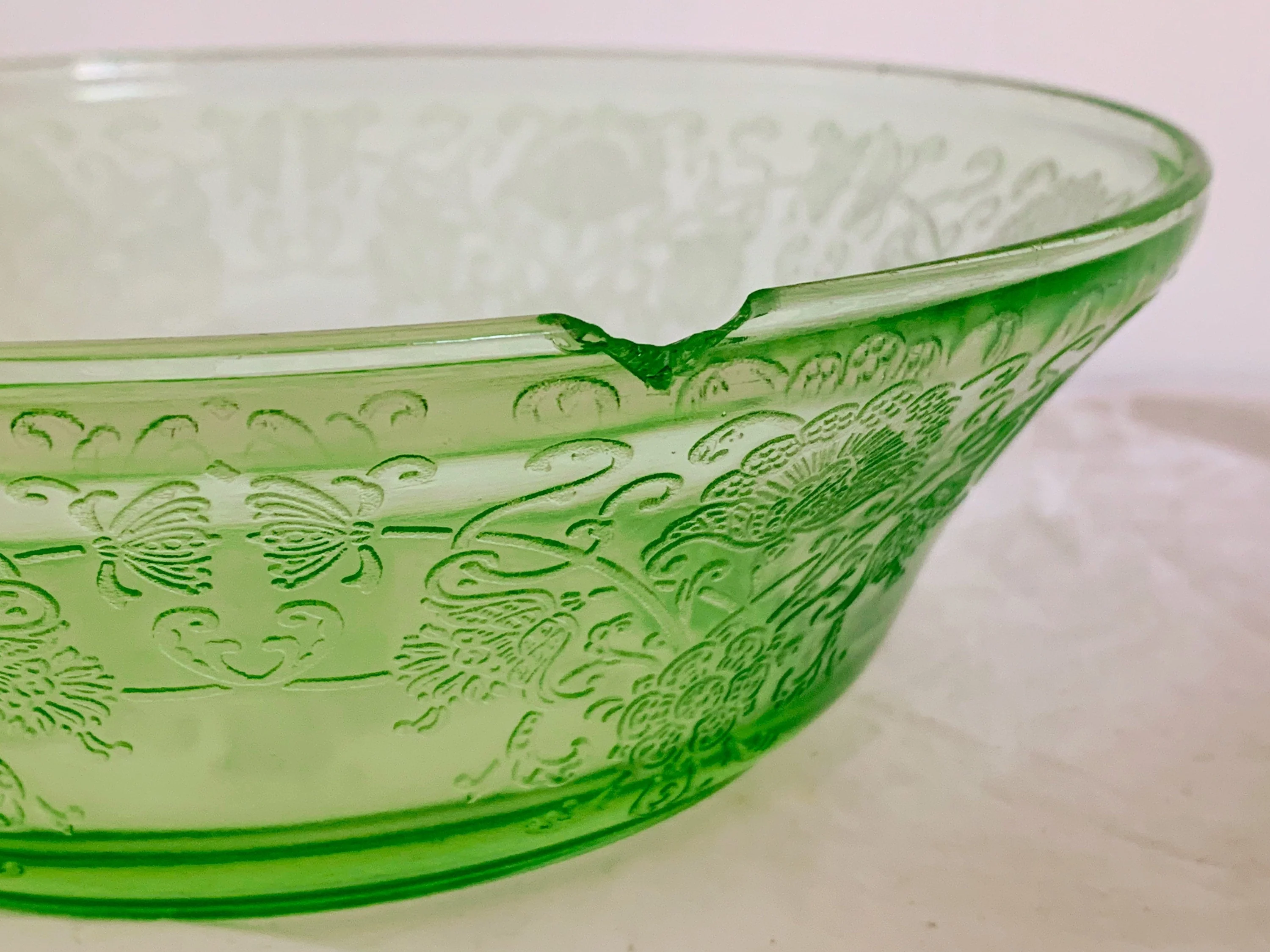 Variety of Vintage 1930s Green Depression Glass Serving Bowls, Plates, Dessert Platter and Cup - Image 6