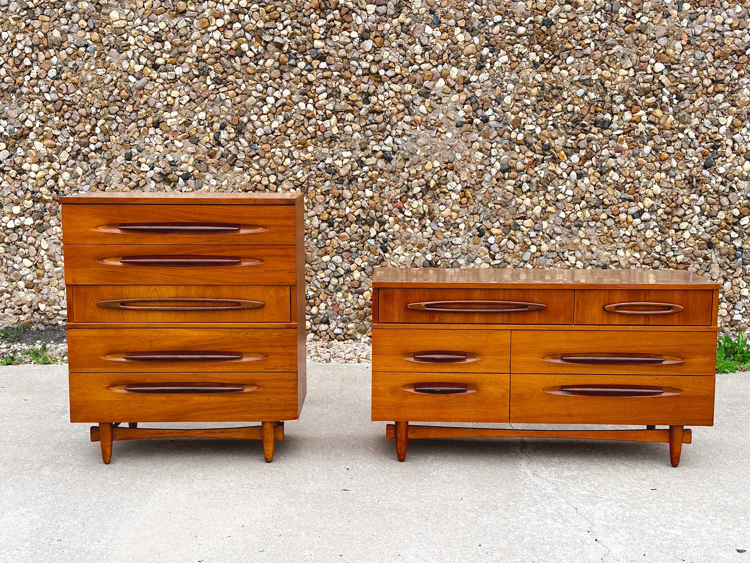 Vintage Mid Century Modern 6-Drawer Lowboy Dresser by Ward Furniture Mfg Co | SHIPPING NOT FREE | Bedroom Furniture Chest of Drawers - Image 3