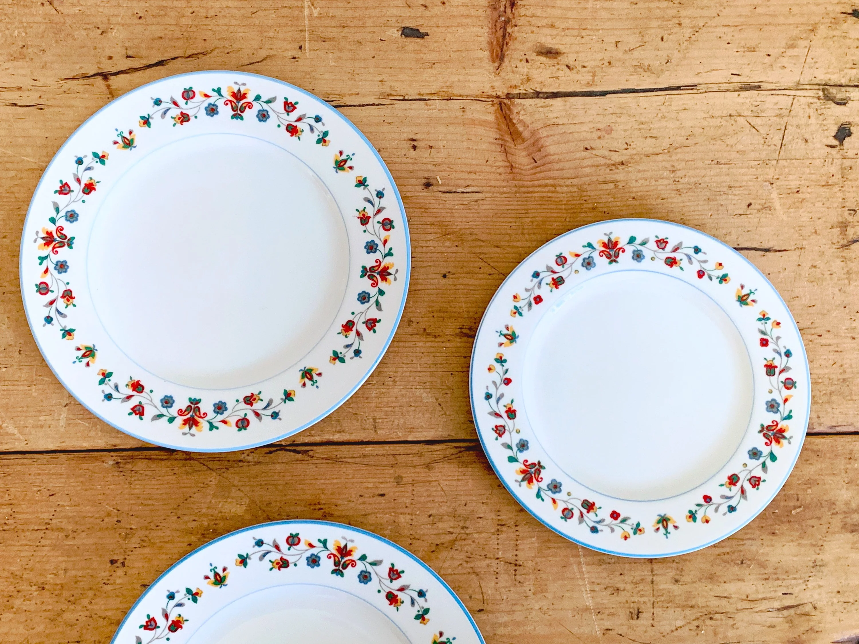 Vintage Sango China Japan Stonehenge 3809 China Floral Small and Large Plates - Image 4