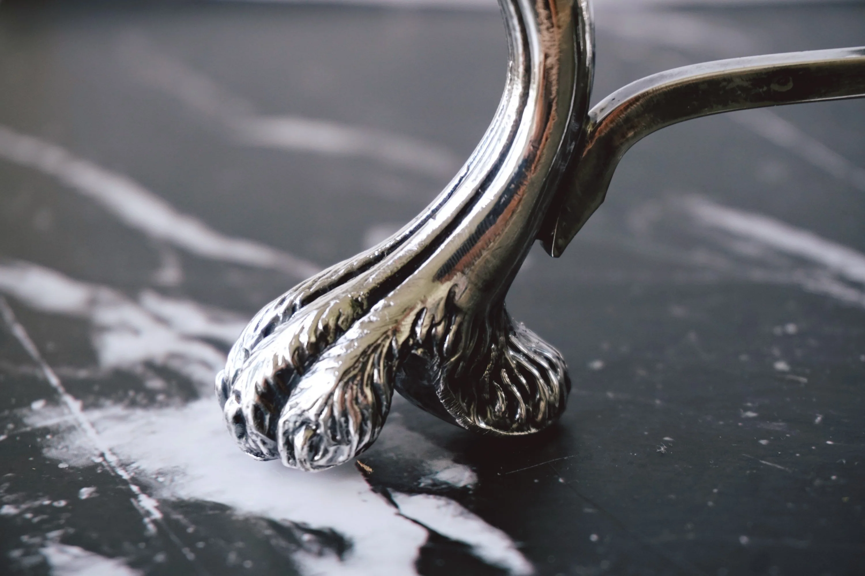 Vintage Silver-Plated Food Warmer Rack with Clawed Foot - Image 6