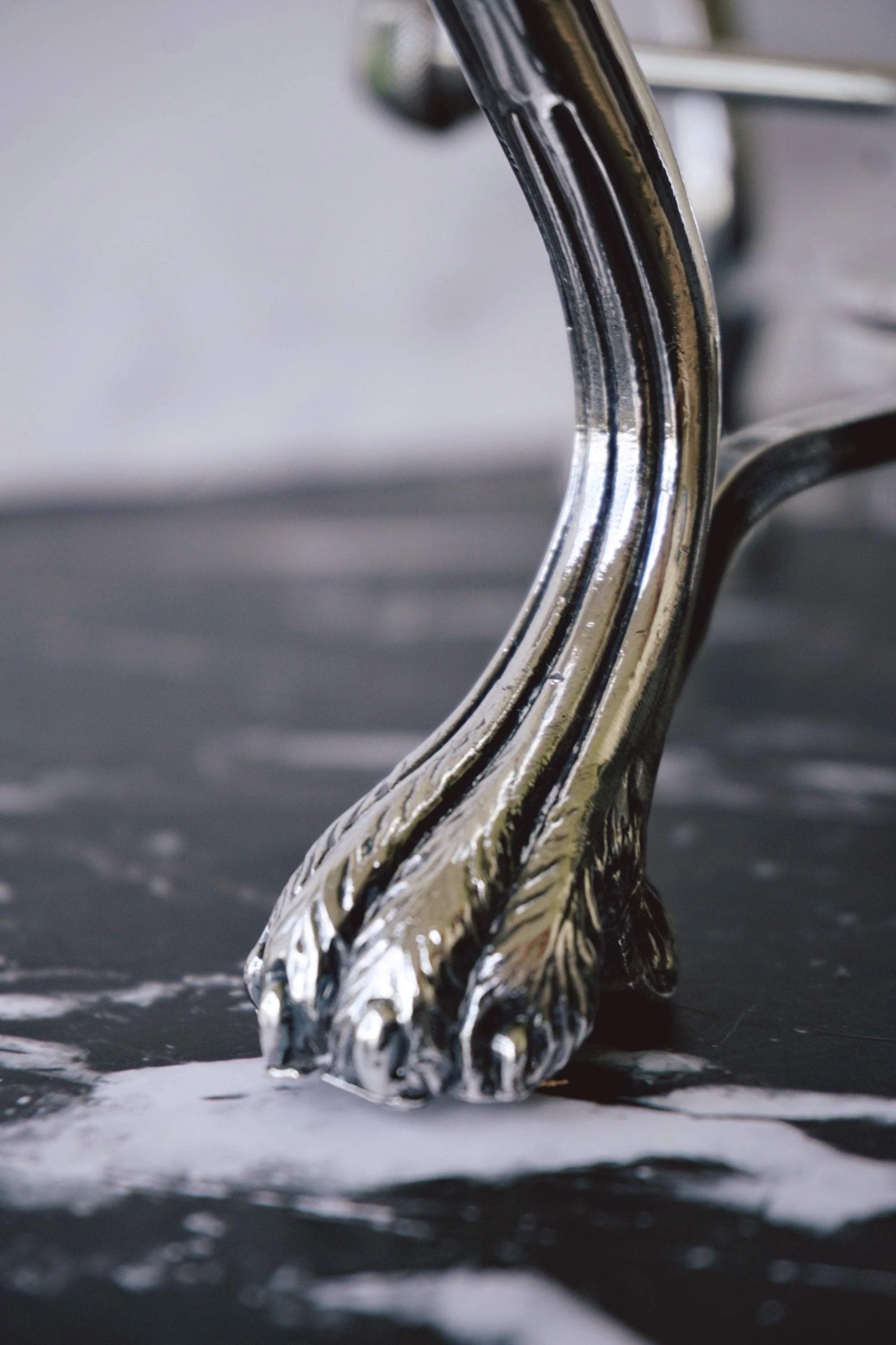 Vintage Silver-Plated Food Warmer Rack with Clawed Foot - Image 7